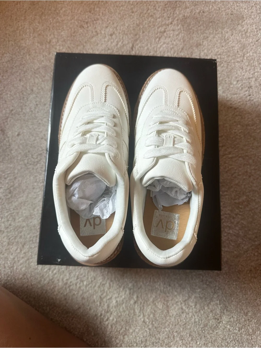 Dolce Vita never worn